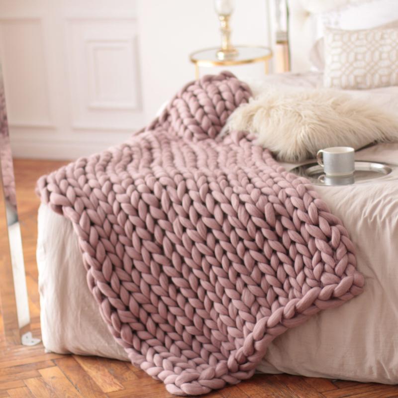 Looking to Buy The Best Blankets This Year. Check Out Our Top 15 Northeast Outfitters Blanket Picks
