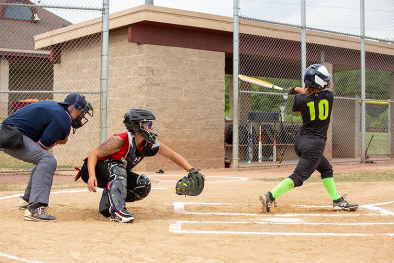 Looking to Buy The Best Fastpitch Softball Helmet This Year. Try An Easton Ghost