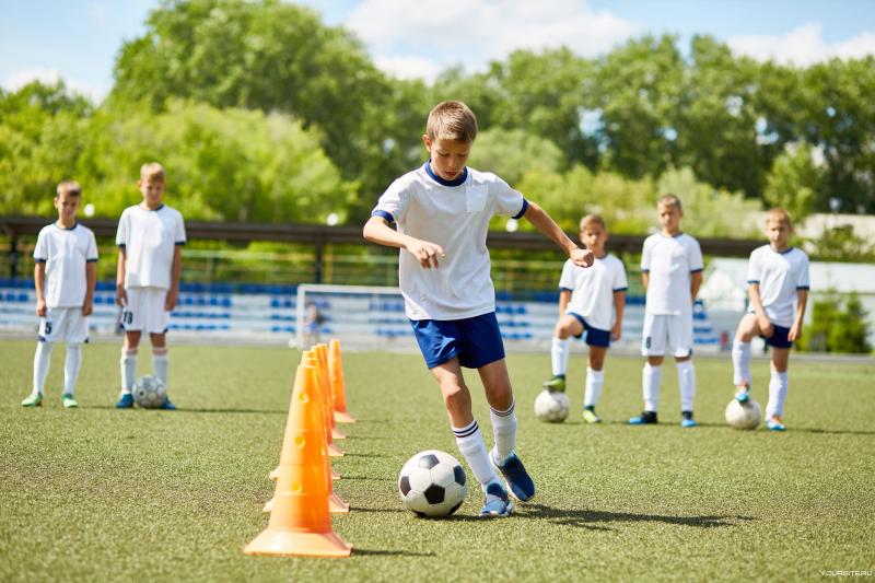 Looking to Buy The Best Football For Your Kid This Season. Discover The Top Junior Footballs of 2023 Here