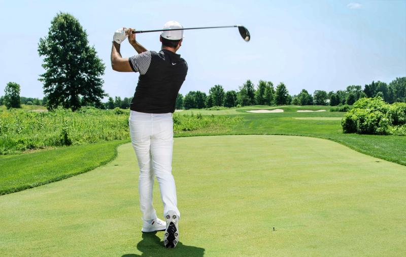 Looking to Buy The Best Golf Cart This Year. Check Out These 15 Must-Have Features
