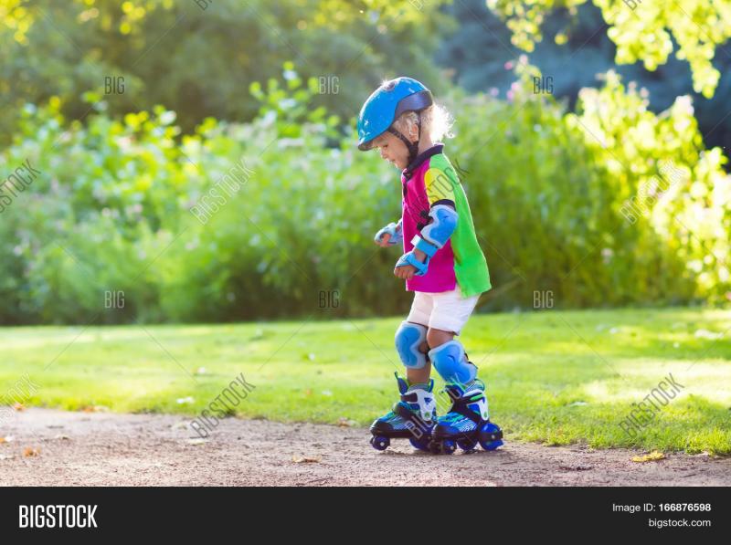 Looking to Buy the Best Rollerblades for Your Child This Year. Discover the Top Youth Hockey Skates Now