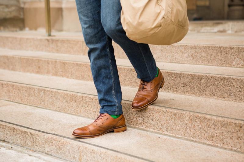 Looking to Buy The Best Walking Shoes With Wide Widths. Discover The 15 Most Comfortable Pairs