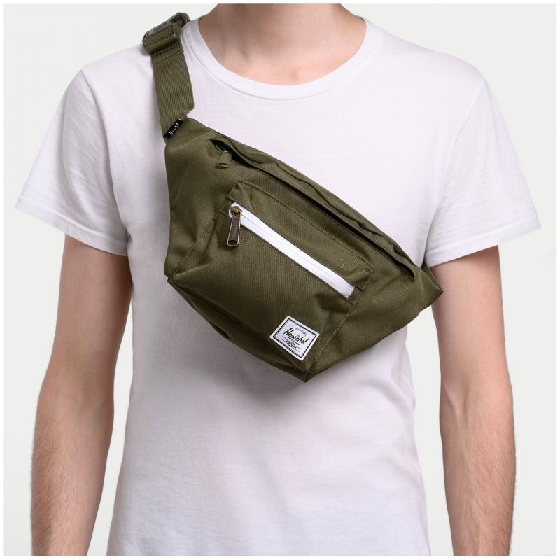 Looking to Buy The Perfect Hip Pack in 2023. Discover Why The Herschel Seventeen is a Top Pick