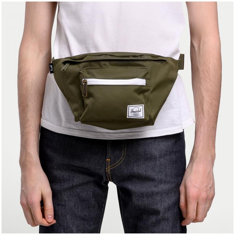 Looking to Buy The Perfect Hip Pack in 2023. Discover Why The Herschel Seventeen is a Top Pick