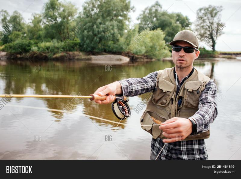 Looking to Improve Your Sight While Fishing This Summer. Find the Best Polarized Fishing Glasses Near You