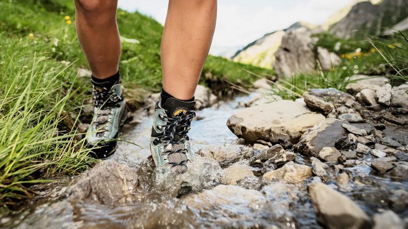 Looking to Upgrade Your Hiking Boots This Year. 15 Must-Have Features For Womens Red Hiking Boots