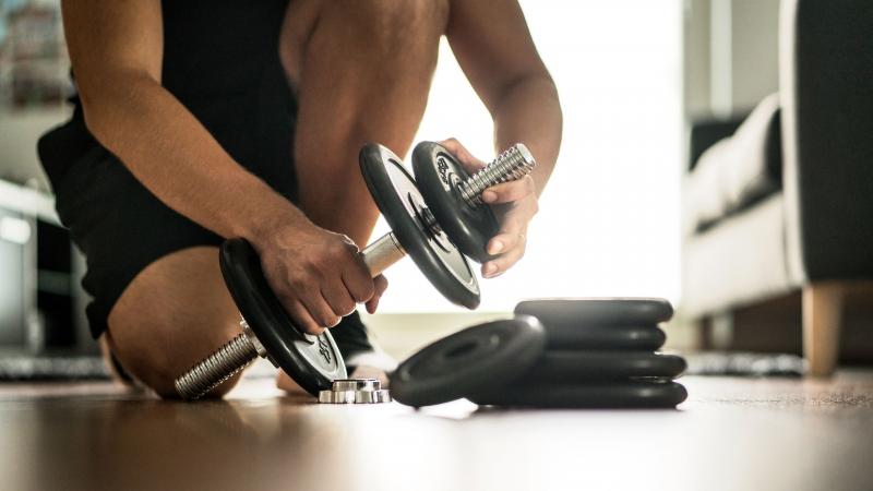 Looking to Upgrade Your Home Gym Handles This Year: Discover the Best Standard Dumbbell Bars for 2023