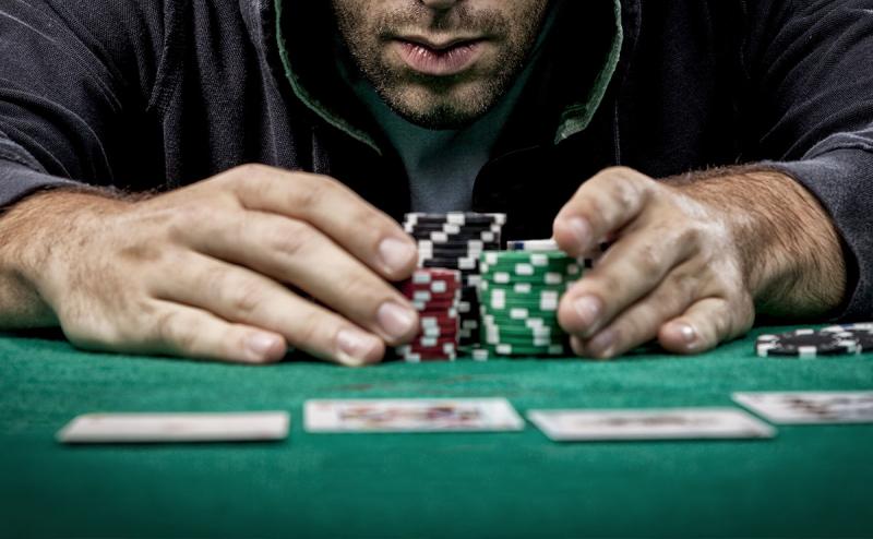 Looking to Upgrade Your Poker Nights This Year. Discover the Top 15 Essentials for an Epic Poker Table Setup