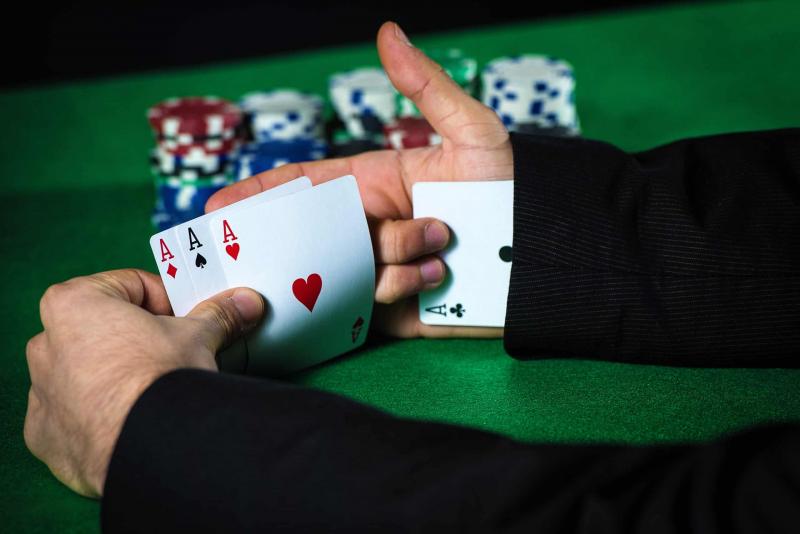 Looking to Upgrade Your Poker Nights This Year. Discover the Top 15 Essentials for an Epic Poker Table Setup