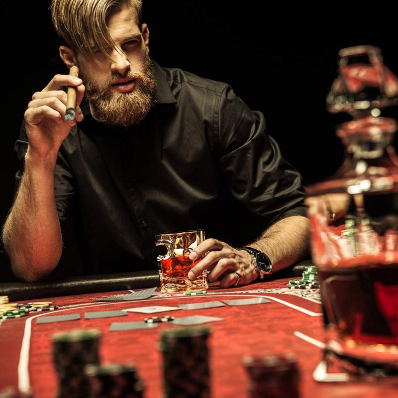 Looking to Upgrade Your Poker Nights This Year. Discover the Top 15 Essentials for an Epic Poker Table Setup