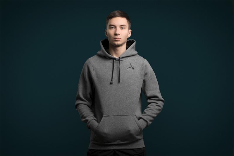 Looking to Upgrade Your Under Armour Collection This Year. 15 of the Best Sweatshirts and Hoodies to Try