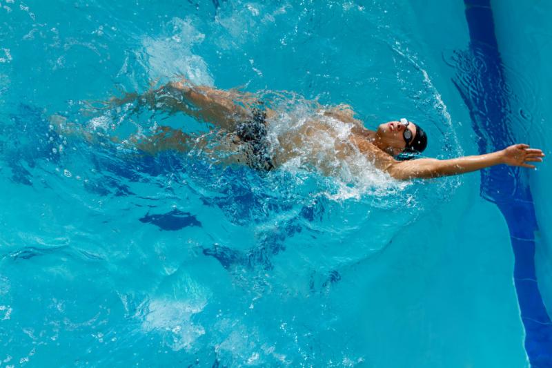 Mens Flippers: Which Swimming Accessory Will Make You Swim Faster This Season