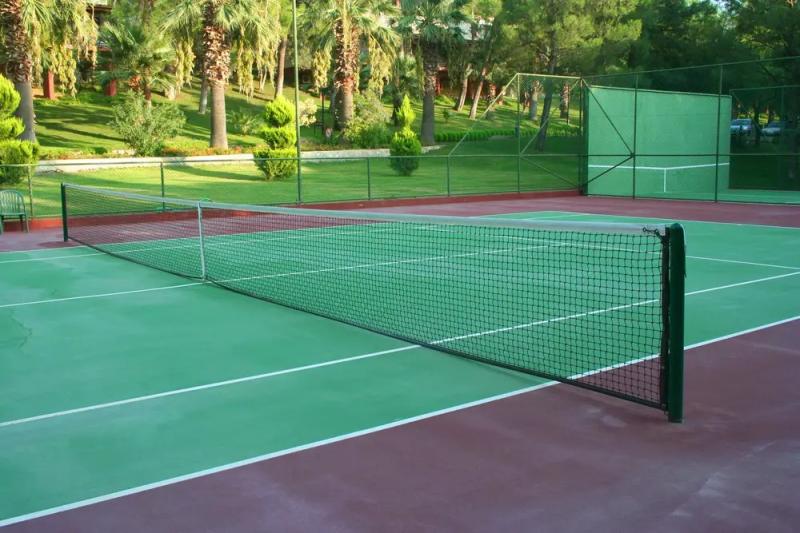 Need A Clean Tennis Court Fast: Use This Genius Tennis Court Squeegee Roller Trick