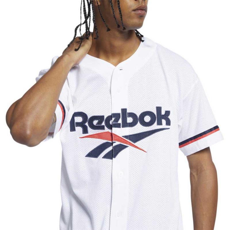 Need a Comfy Baseball Tee for Summer Games: Discover the Top Short Sleeve Baseball Shirts of 2023