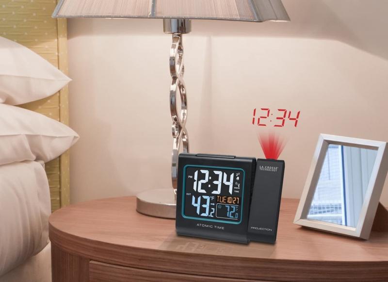 Need a Jumbo or Projection Alarm Clock This Year. Here’s What to Consider