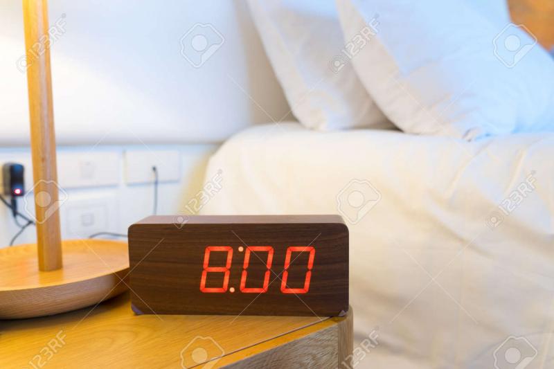 Need a Jumbo or Projection Alarm Clock This Year. Here’s What to Consider