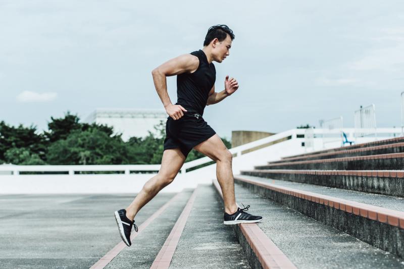 Need A Running Makeover This Year. Discover The Best Mens Running Gear Now