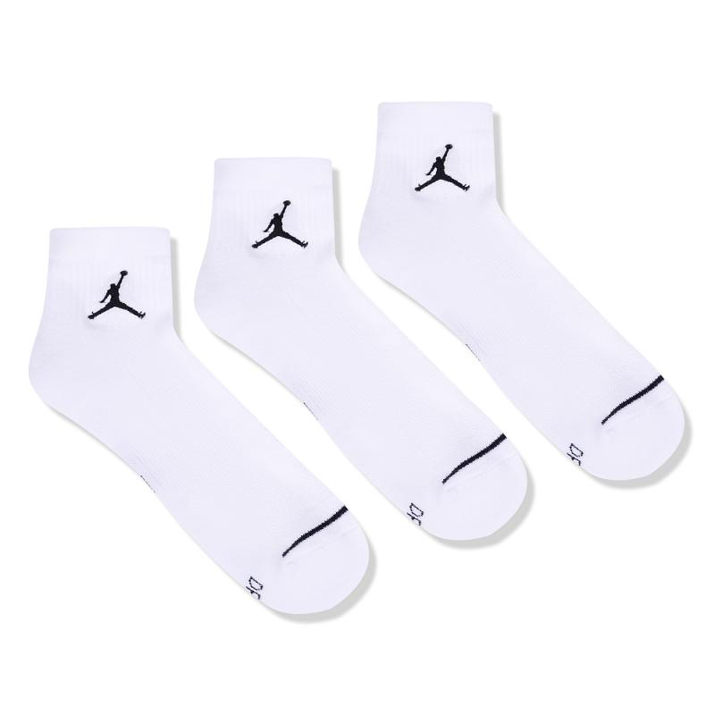 Need Comfy Kicks This Summer. Try Jordan’s Everyday Max Socks