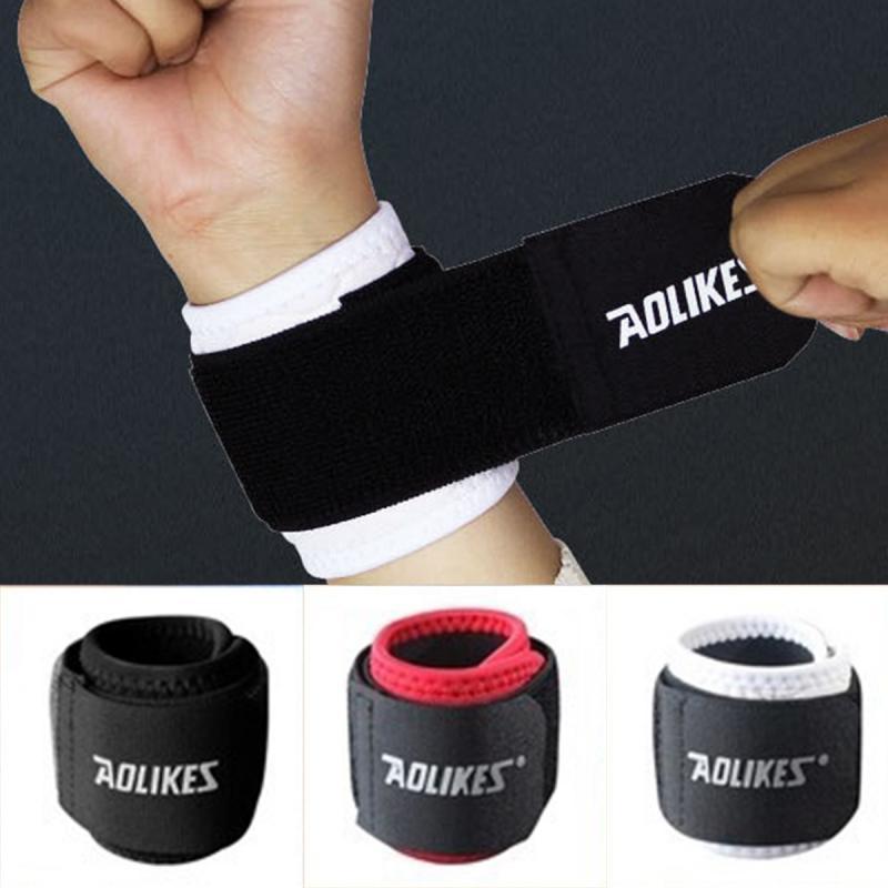 Need Extra Wrist Support & Stability When Working Out. Try This Compression Sleeve