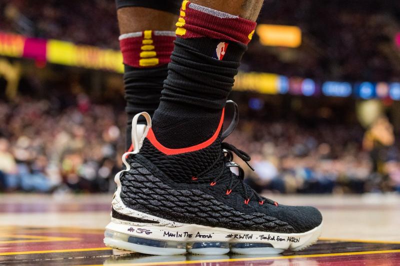 Need New Basketball Shoes This Season. Discover The Top Features Of The Lebron 17 Low