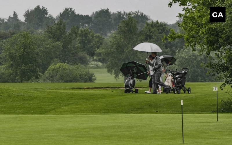 Need Rain Protection On The Course: How A Titleist Golf Umbrella Keeps You Dry