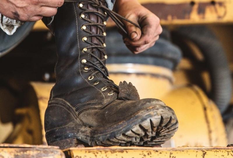 Need The Best Work Boots This Winter. Find Out the Top Composite Toe Boots Here