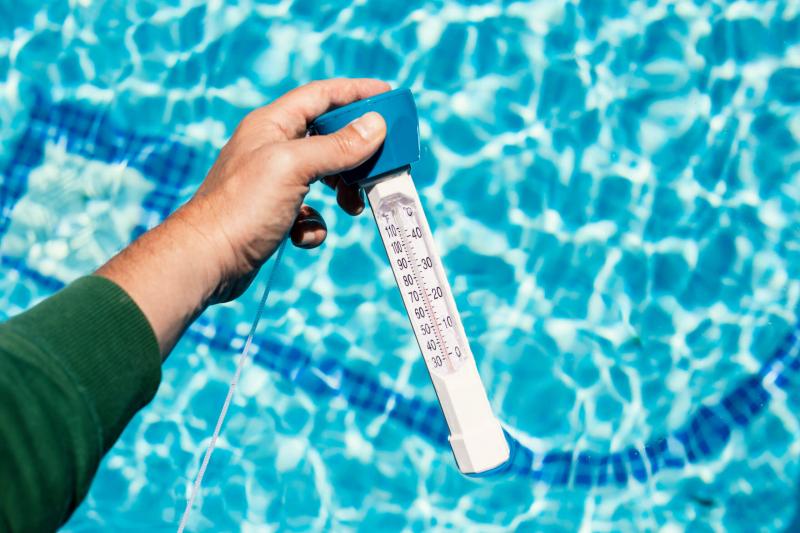 Need to Measure Temperatures Outside Your Home. See the Top 12 Outdoor Thermometers to Pick