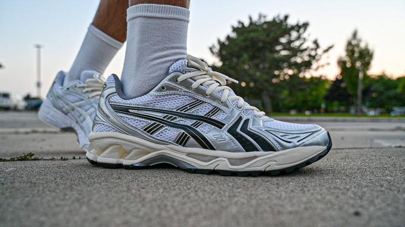 Need Top Running Shoes This Year. Discover Why Gel Kayano 28s Are Worth Every Penny