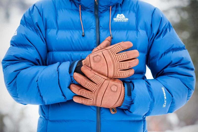 Need Warm Hands This Football Season. Discover the Best Gloves to Conquer the Cold