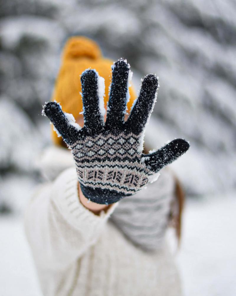 Need Warm Hands This Winter. Here Are 15 Stylish Yet Cozy Women