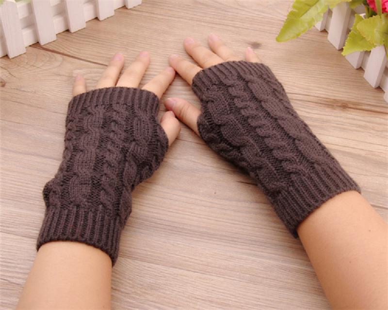 Need Warm Hands This Winter. Here Are 15 Stylish Yet Cozy Women