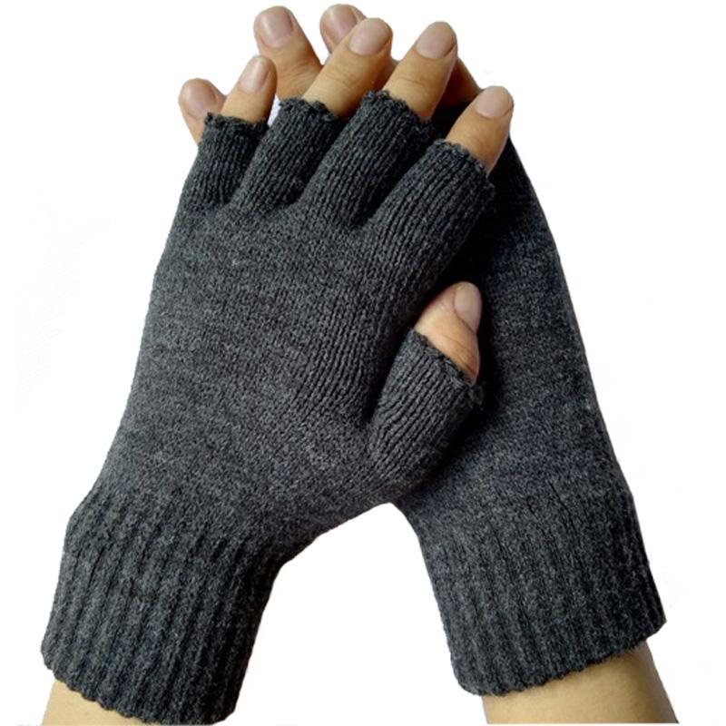 Need Warm Hands This Winter. Here Are 15 Stylish Yet Cozy Women