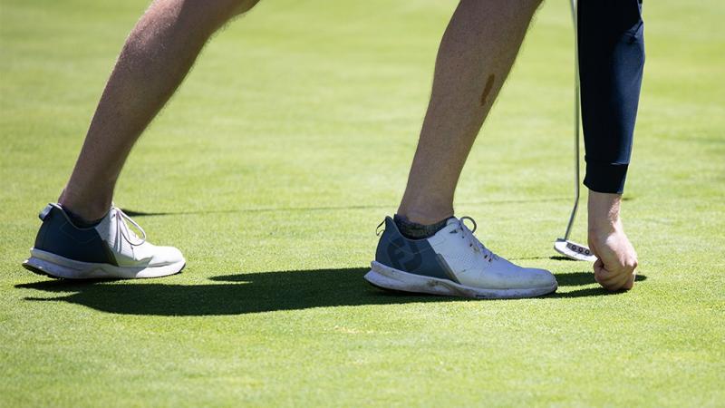 Need Wide Golf Shoes That Fit. Try These Tips for Size 11.5 Feet