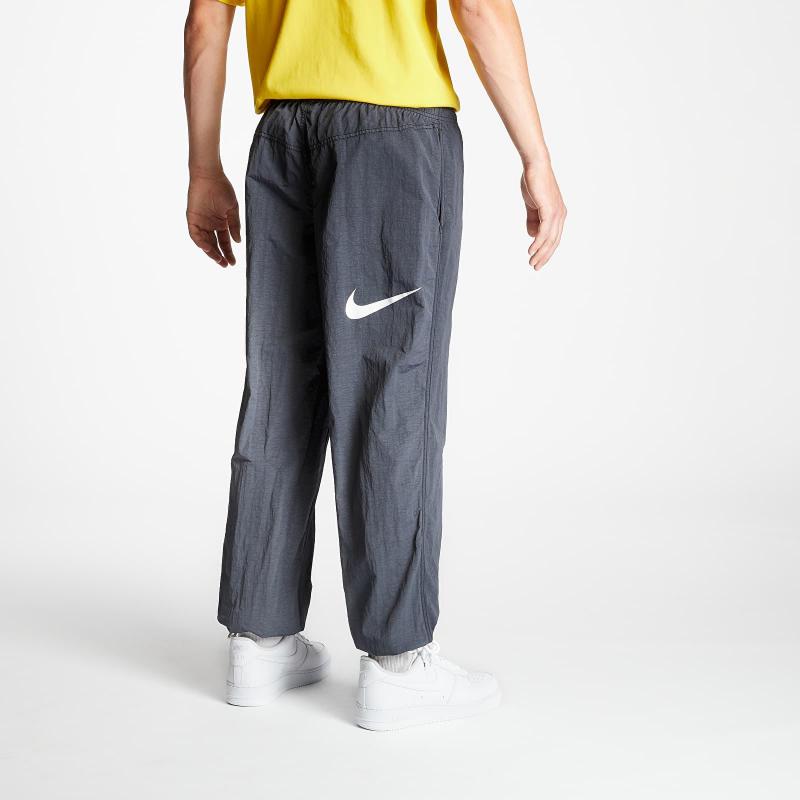 Nike Pants: The Weatherproof Bottoms Your Wardrobe Needs