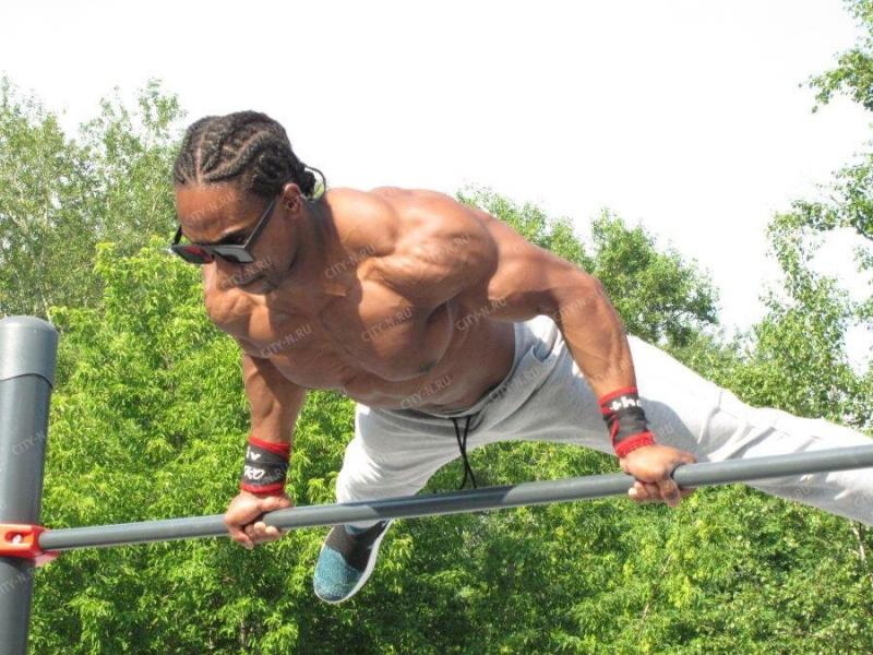 Pumped to Pump Iron. Try These Weider Bars For a Full-Body Workout