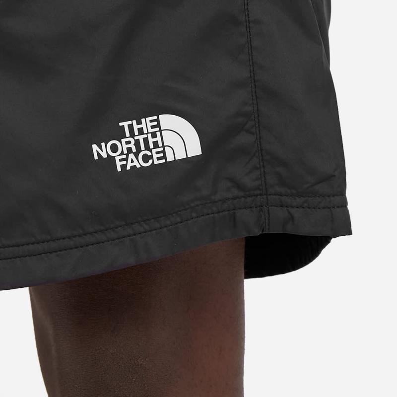 Ready for Wet Weather Trekking This Fall. Discover the North Face Hydrenaline Jacket