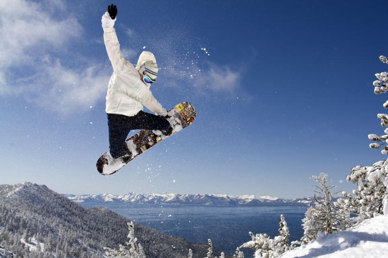 Ready to Hit the Slopes This Winter. Discover the 15 Best Jackets for Skiing and Snowboarding