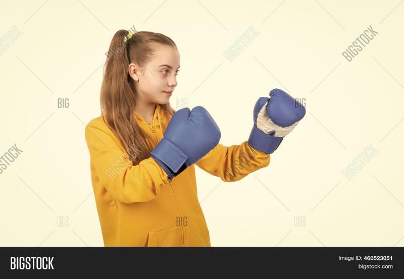 Ready To Punch: 7 Tips For Finding The Best Youth Boxing Gloves