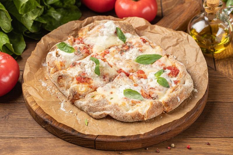 Ready to Throw Pizza Perfection: 15 Must-Know Camp Chef Pizza Peel Tips for Creating the Perfect Crust at Home