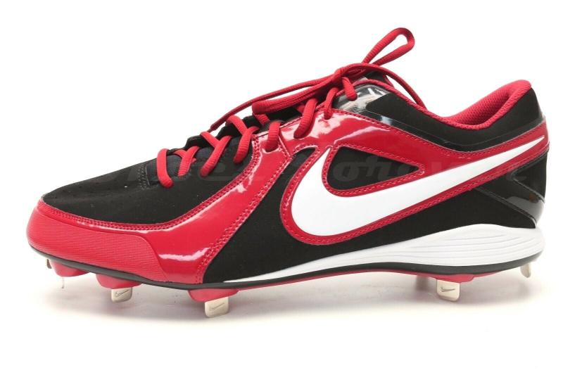 Red Metal Cleats: How to Find the Perfect Pair of Baseball Shoes