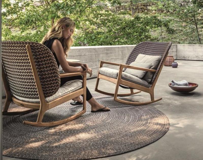 Rocking Chairs That Bring Comfort and Relaxation to Your Outdoor Space: A Guide to Choosing the Perfect Rocker