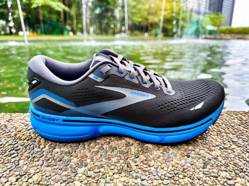 Running Shoe Shoppers: The 15 Best Things About Brooks Ghost 14 Shoes