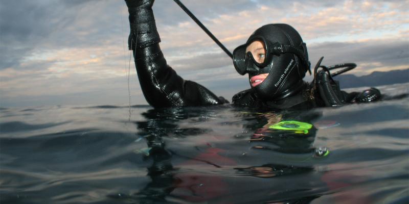 Scuba Pullovers: What Are These Cozy Diving Hoodies