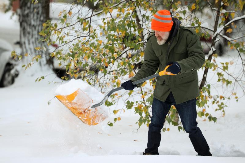 Searching for the Best Gloves to Make Shoveling Easier This Winter. Discover the Top-Rated Options Here