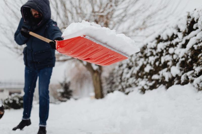 Searching for the Best Gloves to Make Shoveling Easier This Winter. Discover the Top-Rated Options Here