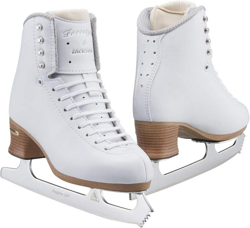 Searching for the Best Pair of Ice Skates for Men. A Complete Buyer