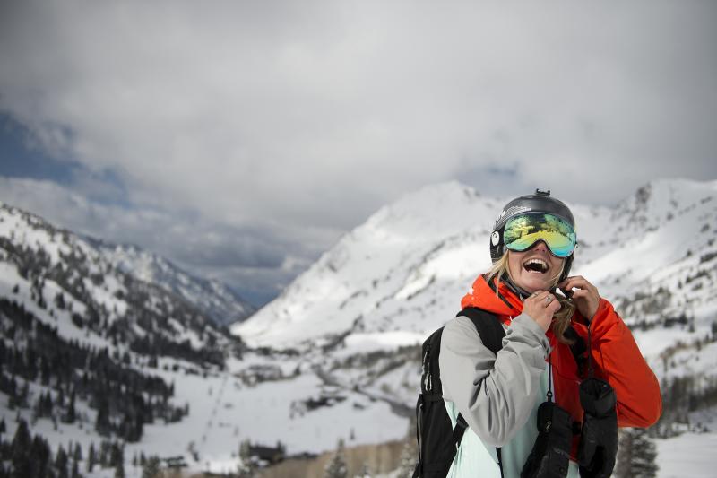 See Clearly on the Slopes This Winter: Why Giro Ski Goggles Are a Must for Female Skiers