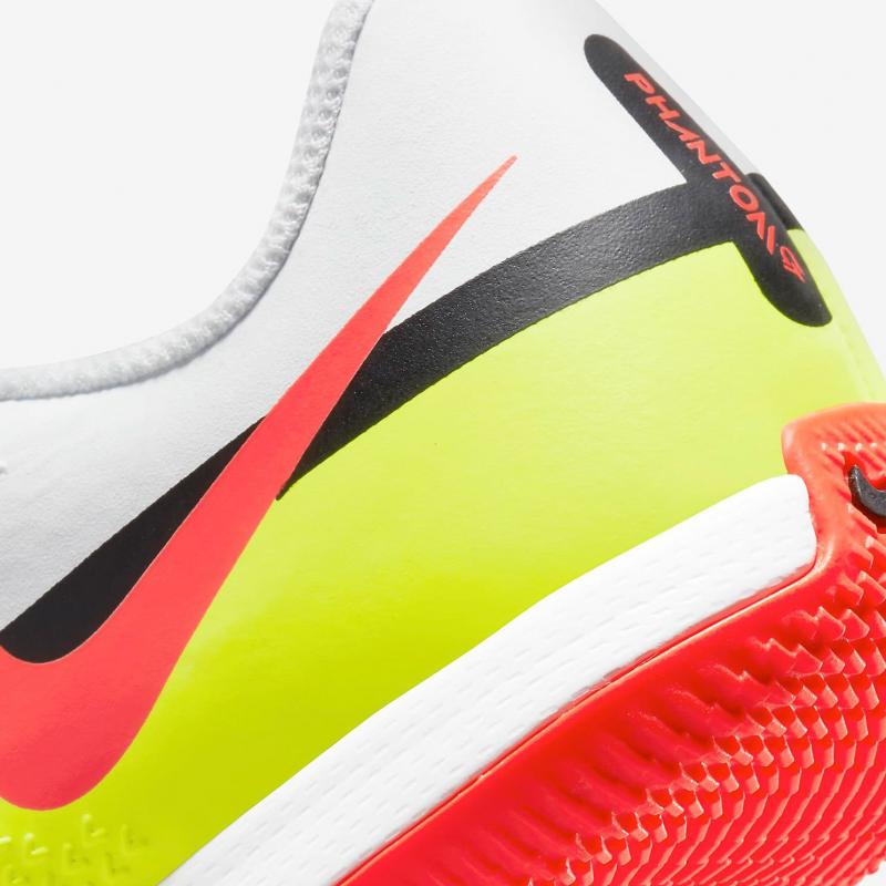 Seeking The Best Indoor Soccer Shoes. Learn About Nike