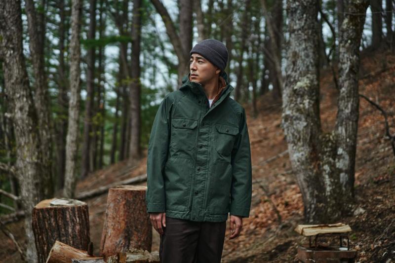 Seeking The Ultimate Winter Workwear: Why A Carhartt Lined Canvas Shirt Jacket Is a Must-Have