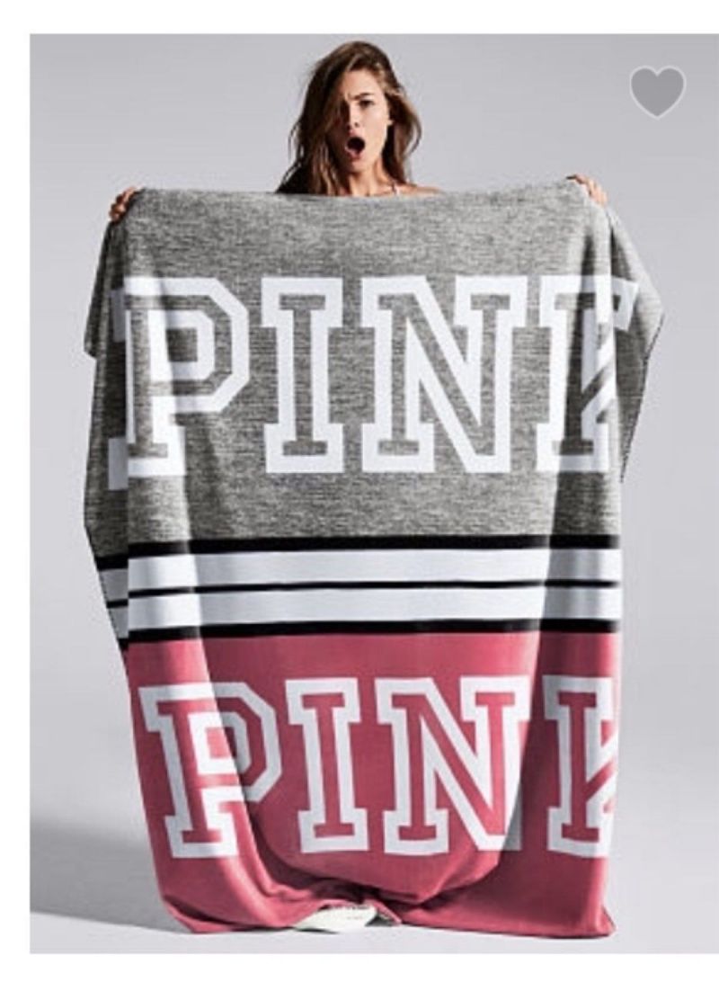 Stay Cozy This Fall With The MustHave Hooded Stadium Blanket